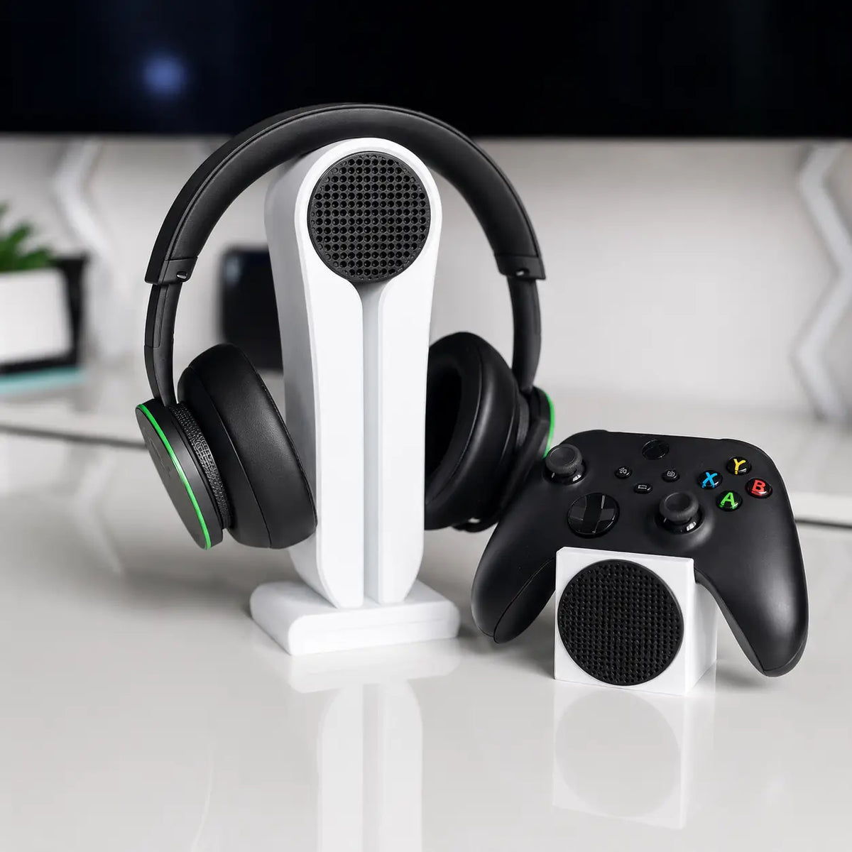 Gaming Headset Stand Compatible with Xbox Setups – 3D Printed Headphone Holder, Gamer Desk Accessory, Gaming Room Decor BlakePrintz