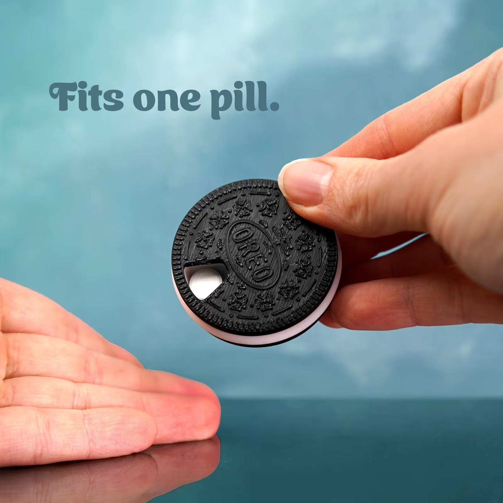 Mini Oreo Cookie Pill Holder – Bite-Sized Portable Pill Case for Travel BlakePrintz