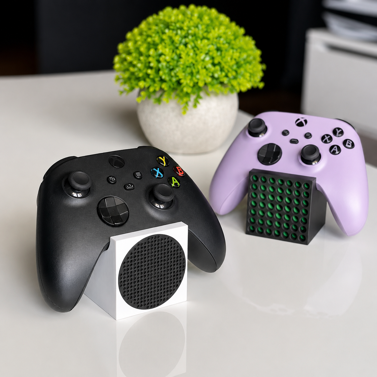 3D Printed Controller Stand Compatible with Xbox Wireless Controllers – Gaming Desk Display Holder BlakePrintz