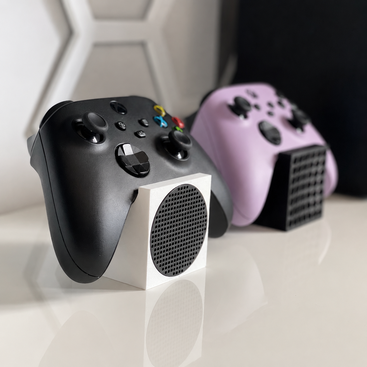 3D Printed Controller Stand Compatible with Xbox Wireless Controllers – Gaming Desk Display Holder BlakePrintz