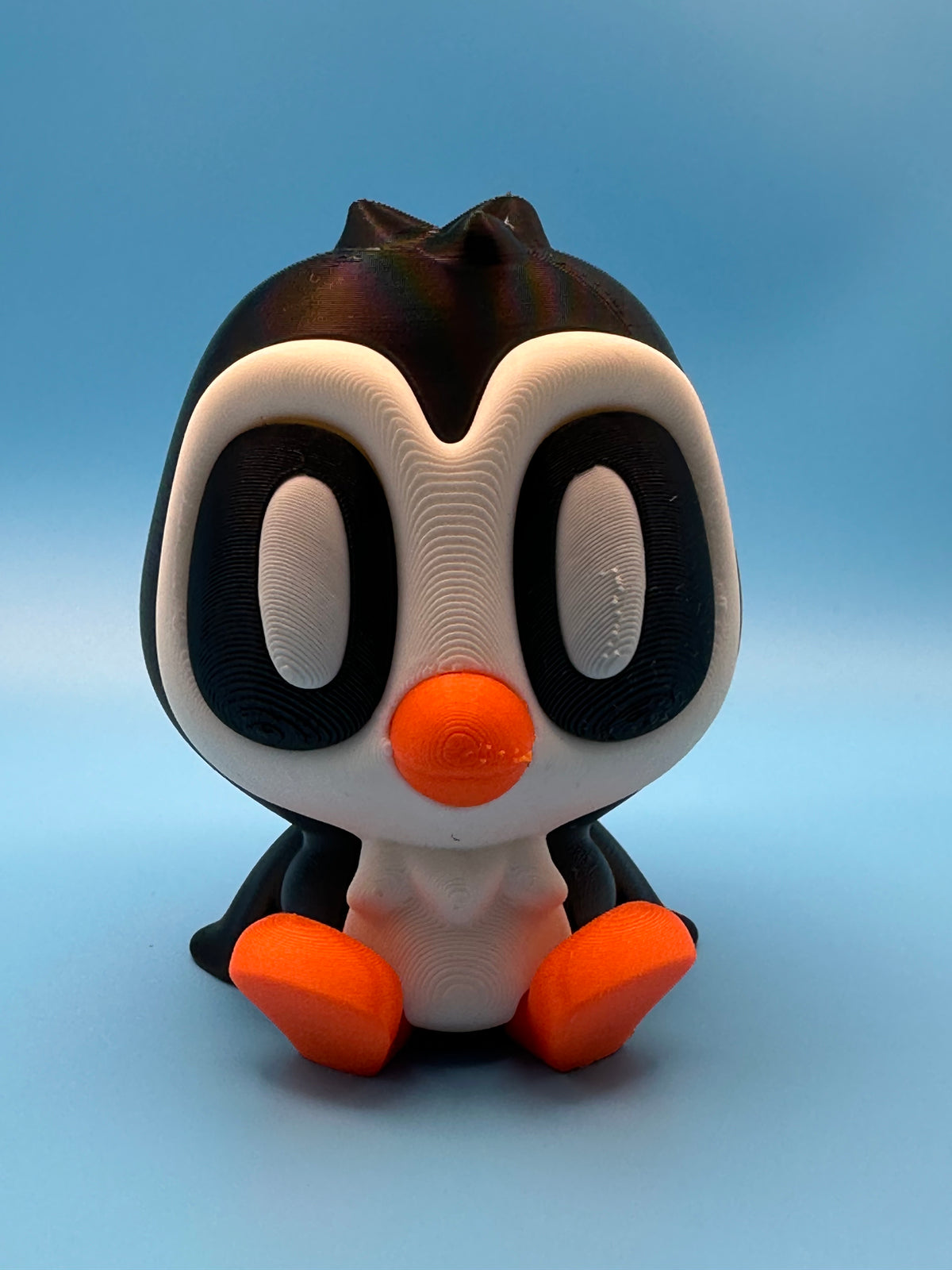 3D Printed Sitting Penguin Figurine – Desk & Shelf Decor