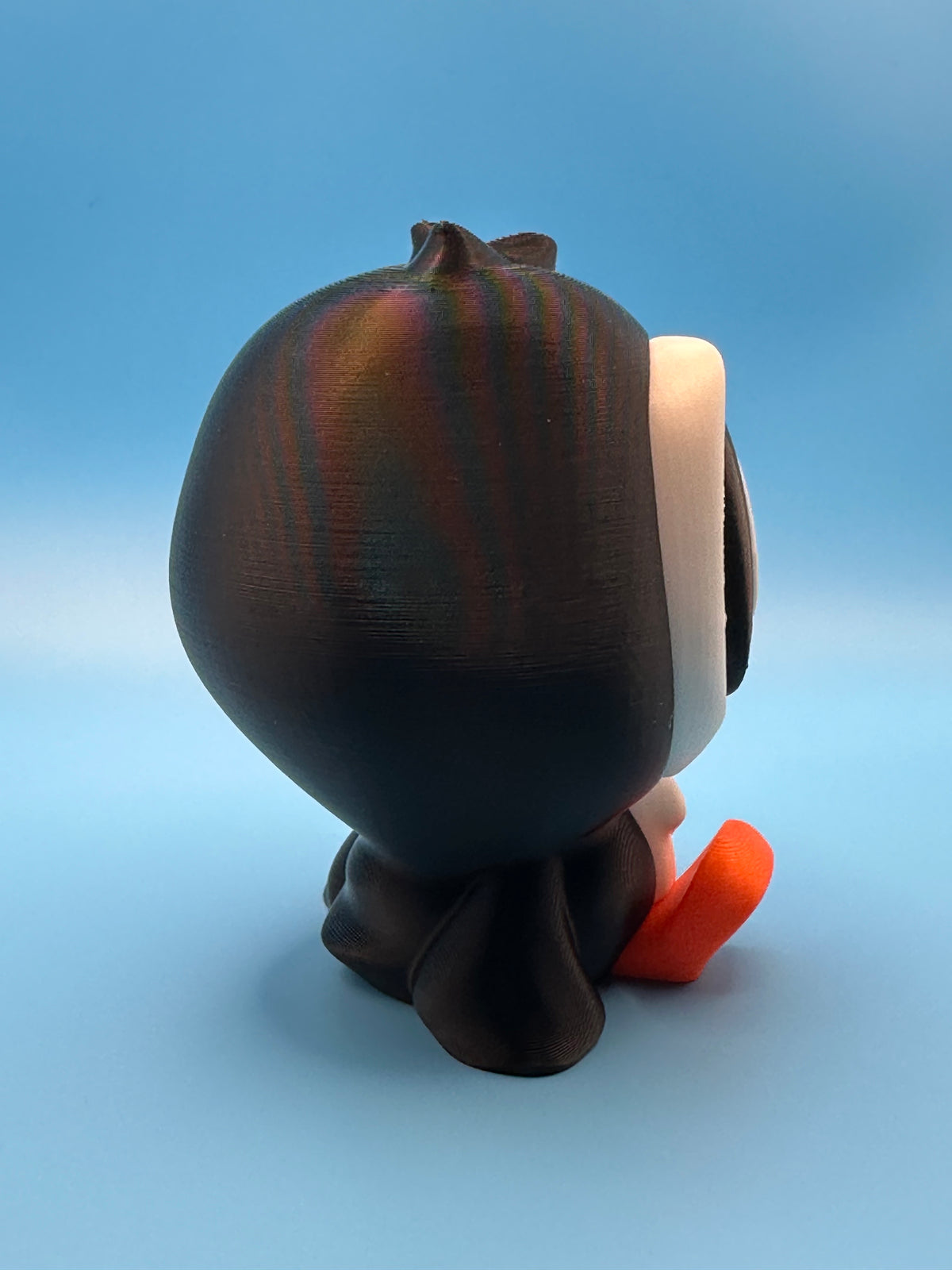 3D Printed Sitting Penguin Figurine – Desk & Shelf Decor