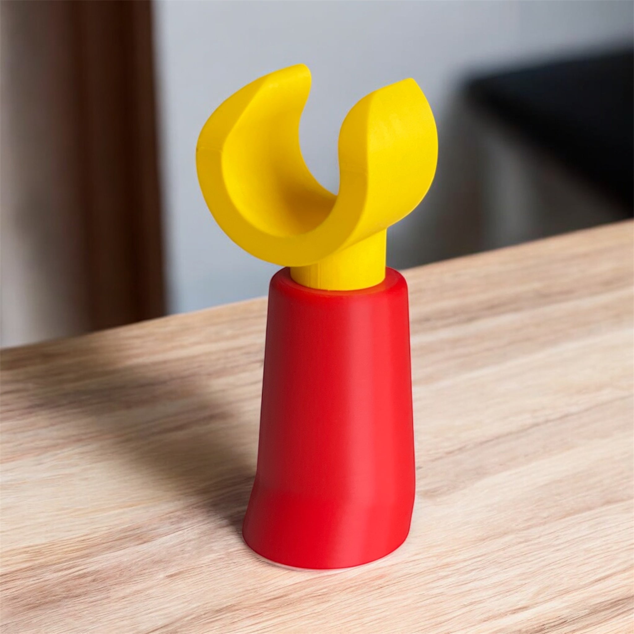 Gaming Controller Holder Stand – Modern Character-Inspired Desk Display BlakePrintz